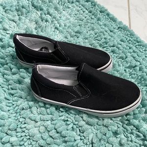 ⚫️ Boys canvas slip-ons ⚫️